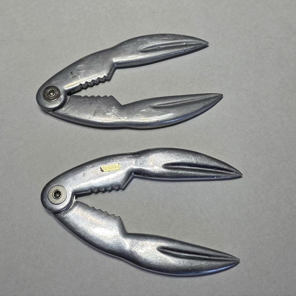 Vintage?? Aluminum Lobster Claw Crab Leg Cracker 5 1/2 Inch Set Of 2 Taiwan